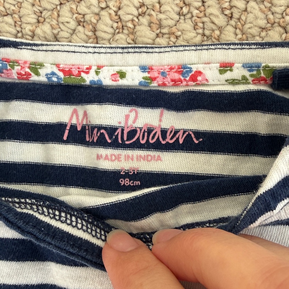 Mini Boden 4-piece Set! Two tops, Sweatshirt, and Leggings sz 2-3 years - Picture 5 of 13